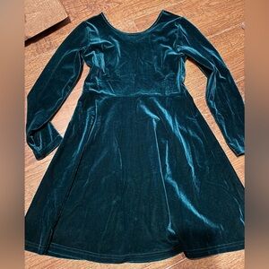 The children’s place girls green velour dress 7/8